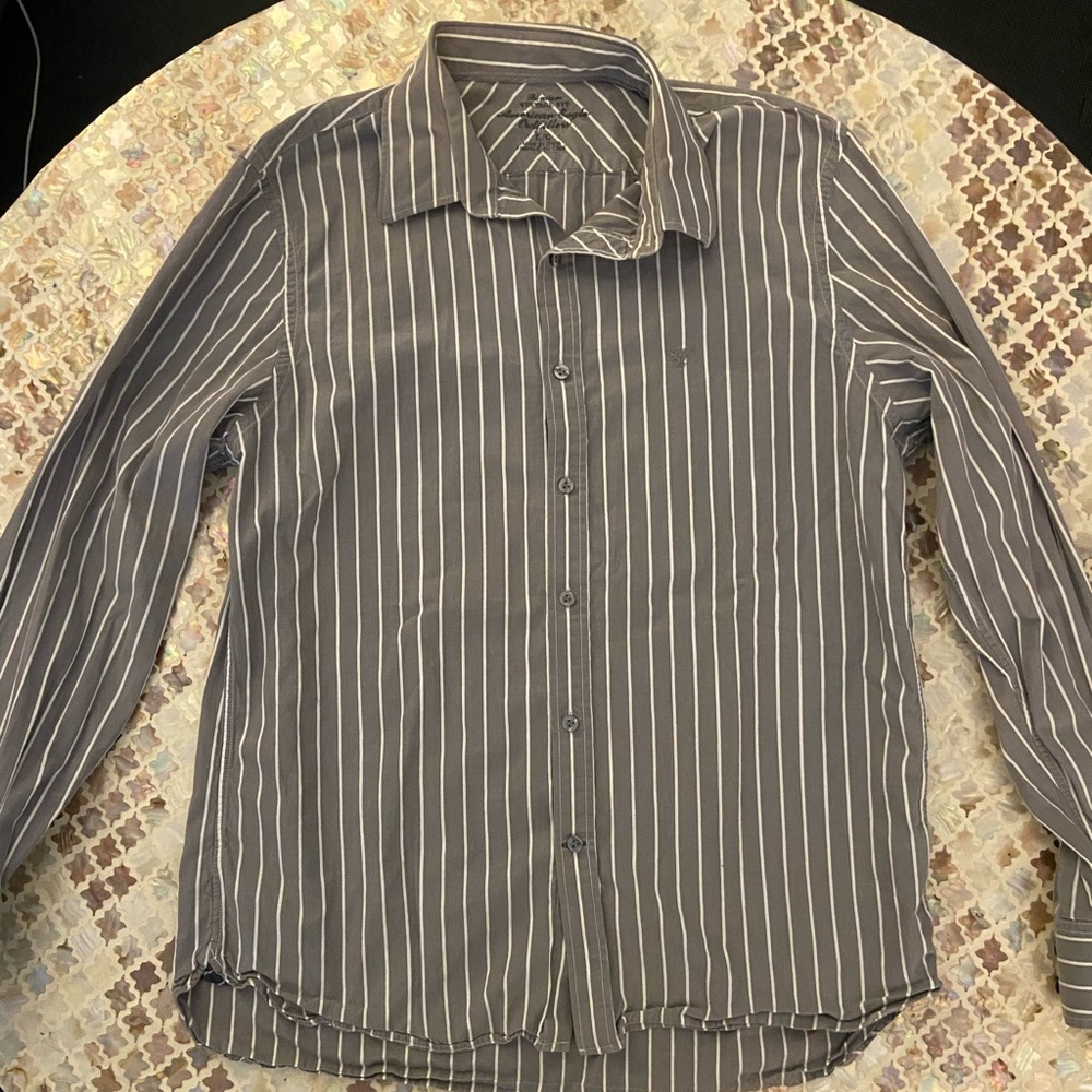 AE Gray Button-Front Shirt with White Stripes, Size L